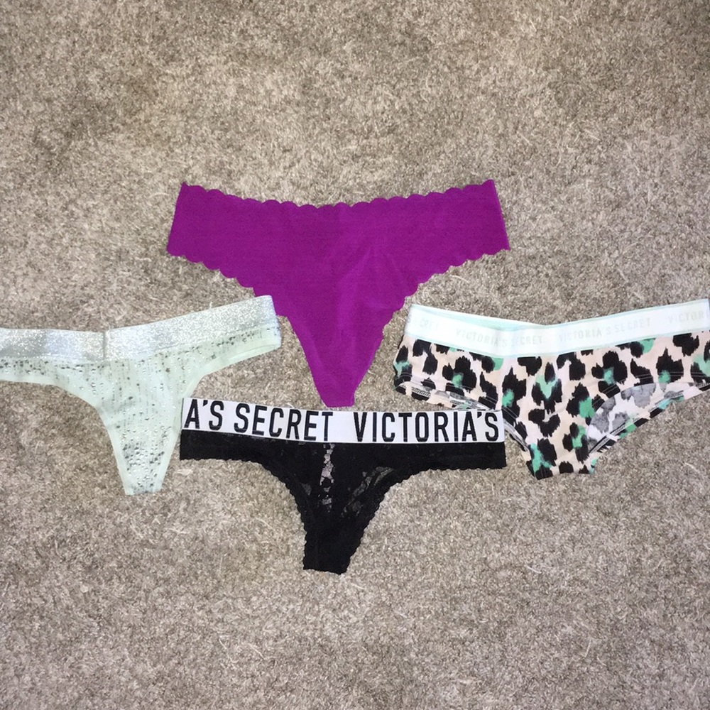 NWOT 4 Vs Panties